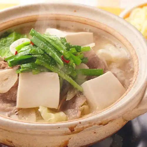 キャベツと豚肉のにんにくみそ鍋