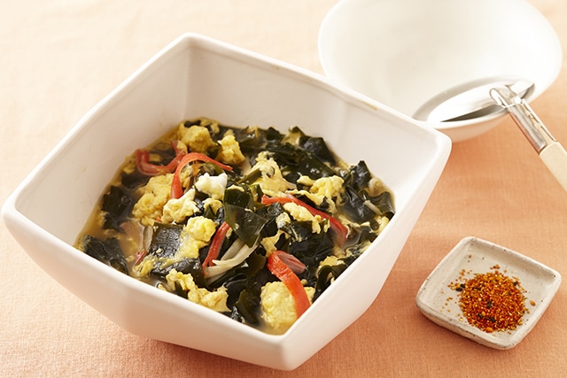 わかめのふんわり卵とじ