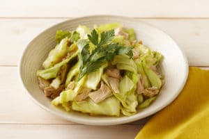 キャベツとツナの甘酢サラダ　カレー風味