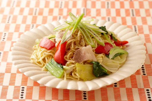 野菜たっぷり塩だれ焼きラーメン