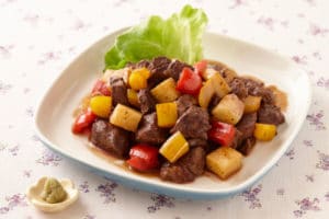 角切り長芋とサイコロステーキのだしぽんず炒め