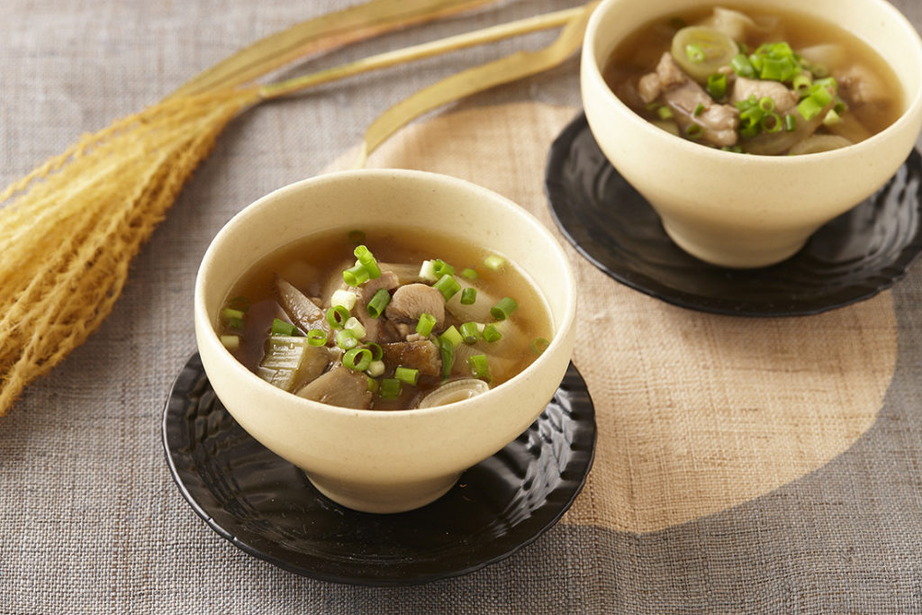 鶏肉とごぼうの香りスープ