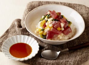 きざみ野菜たっぷり！ポキ風丼