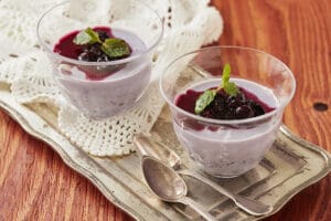 豆乳とブルーベリーのムース