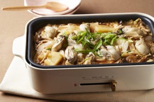 ホットプレートで牡蠣の味噌鍋風ちゃんちゃん焼き