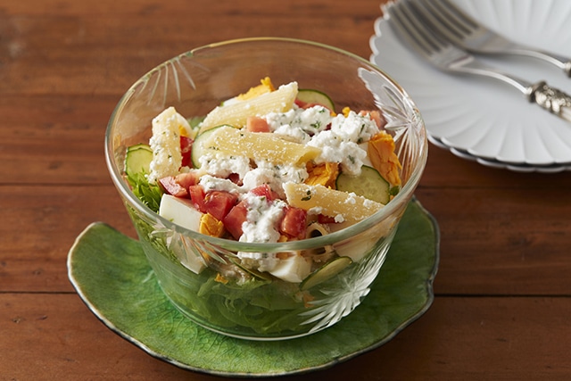 レタスとベーコンのパスタサラダ