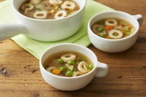 グリンピースとちくわのミネストローネ風