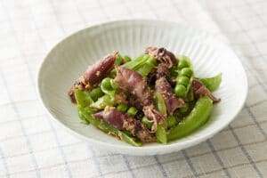 ほたるいかとスナップえんどうの酢みそ和え