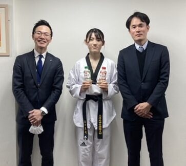 テコンドー選手西田茉央さんの活動をサポートします