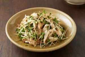 ささ身と貝割れ菜のごま和え