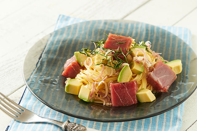 まぐろとアボカドの冷たいわさびパスタ