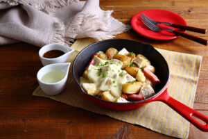 ベーコンポテトのチーズ蒸し焼き