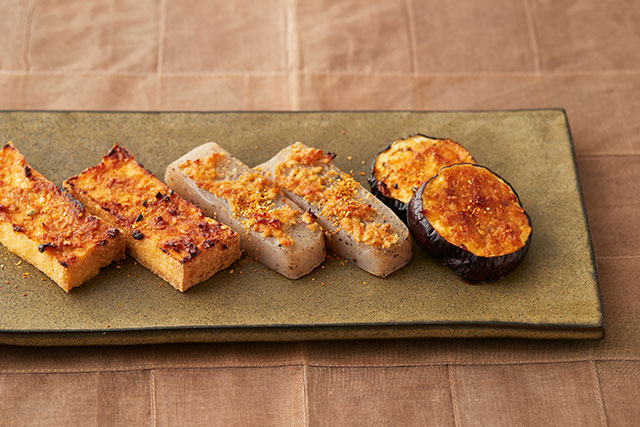 厚揚げとこんにゃくのにんにくごまみそ田楽