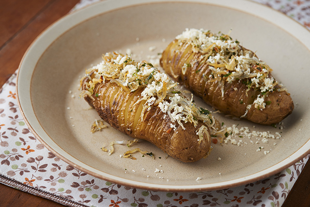 しらすと青のりのハッセルバックポテト