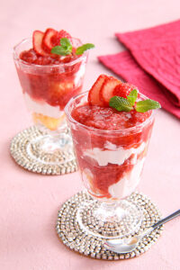 みりんで作るいちごジャムのトライフル