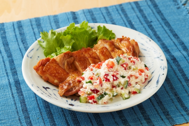 鶏の照り焼き　豆腐タルタル添え