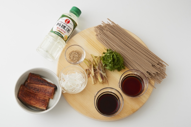 日の出みりんのレシピ 長谷川あかりさん考案 うなぎと薬味のあたたかい蕎_材料